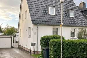 Zwei Wohnhäuser auf einem Grundstück in Kassel-Forstfeld – ideal für Kapitalanleger oder Mehrgenerat – Die vollständige Adresse der Immobilie erhältst du vom Anbieter., 34123 Forstfeld, Kassel – Vorschaubild 2