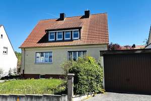 Charmantes Einfam.-Wohnhaus mit zwei Garagen, Pergola und Garten in beliebter Lage, Wohnfl. 135m²,  – Die vollständige Adresse der Immobilie erhältst du vom Anbieter., 97486 Königsberg in Bayern – Vorschaubild 4