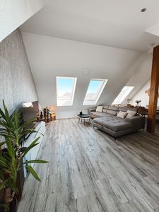 RESERVIERT • Exklusive (gehoben möblierte) 3-Zimmer-Dachgeschosswohnung