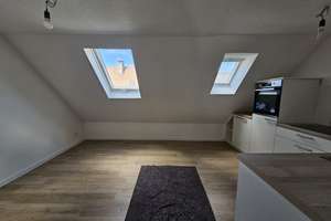 Helle 3-Zimmer Dachgeschosswohnung in Wuppertal-Heckinghausen – Emilstr. 24, 42289 Heckinghausen, Wuppertal – Vorschaubild 2