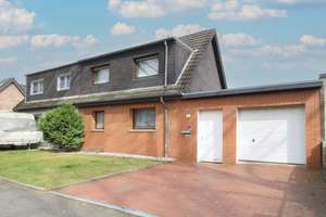 Charmantes Einfamilienhaus mit großem Garten, Teich, Kamin und Garage in Marl – Die vollständige Adresse der Immobilie erhältst du vom Anbieter., 45772 Hüls-Nord, Marl – Vorschaubild 1