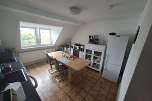 Charmante grosse  Dachgeschosswohnung/ BILK   - Nähe HHU - Zwei Zimmer + Wohnküche