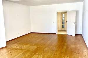DIREKT AN DER BURG: Charmante sehr große 1-Zimmer-Wohnung mit EBK in Toplage!! – Ölberg 19, 90403 Altstadt, St. Sebald, Nürnberg – Vorschaubild 3