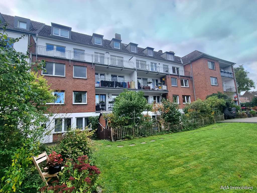 Inrath: Perfekte 4 Zimmer ETW mit großem Sonnenbalkon und grünem Ausblick, Garage möglich