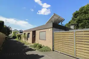 Zögern Sie nicht: Gepflegter Bungalow in ruhiger Sackgasse mit Garten, Pool und Garage – Rhein-Sieg-Kreis – Vorschaubild 2