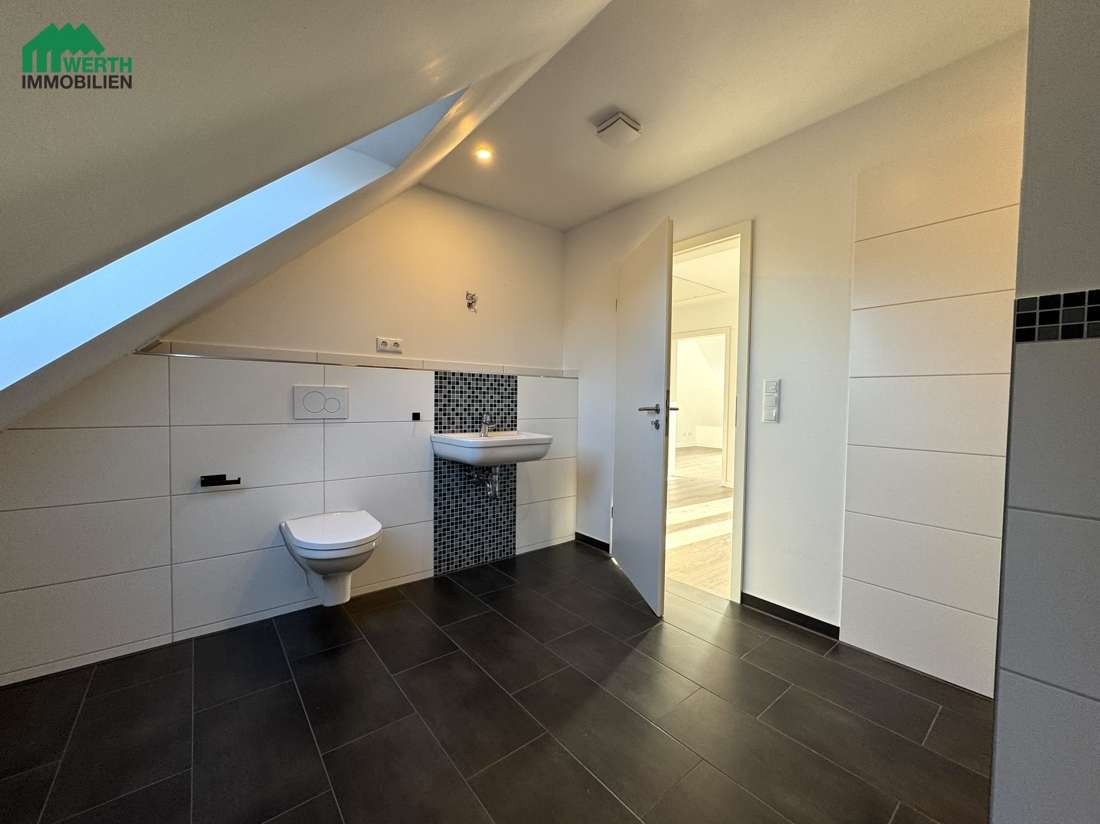 Immobilie in Beckdorf - Neuwertige KfW-55-Doppelhaushälfte mit Südgarten & Ausbaureserve in Beckdorf *** 360 Grad Rundgang * - Bild 4