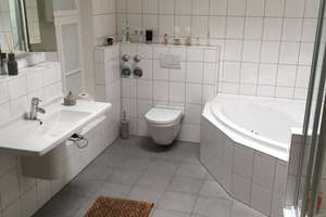 Mitten drin in Poppelsdorf! Einziehen und wohlfühlen! Mit eigenem Garten und EBK inkl. E-Geräten – Sebastianstraße 20, 53115 Poppelsdorf, Bonn – Vorschaubild 25