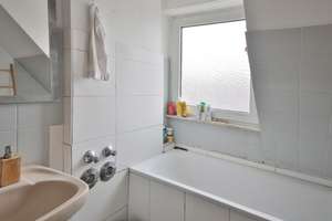 Bestlage: Helle 3-Zimmer-Dachgeschosswohnung mit Garage – Die vollständige Adresse der Immobilie erhältst du vom Anbieter., 76133 Innenstadt-West, Karlsruhe – Vorschaubild 6