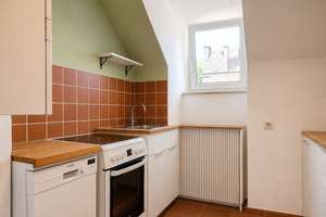 Über den Dächern Münchens – Charmante 2-Zimmer-Dachgeschosswohnung mit Süd-West-Balkon - Maxvorstadt – Die vollständige Adresse der Immobilie erhältst du vom Anbieter., 80798 Josephsplatz, München – Vorschaubild 9