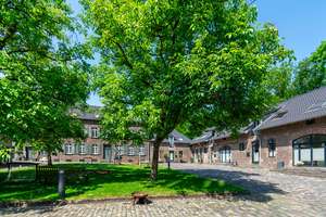 Exklusives Wohnen in historischer, denkmalgeschützter Hofanlage auf zwei Etagen. – Die vollständige Adresse der Immobilie erhältst du vom Anbieter., 50997 Rondorf, Köln – Vorschaubild 2