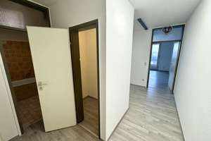 Großes Apartment in zentraler Lage in Leverkusen Wiesdorf – Die vollständige Adresse der Immobilie erhältst du vom Anbieter., 51373 Wiesdorf, Leverkusen – Vorschaubild 6