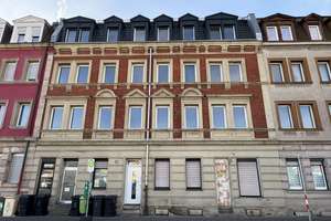 Historisches Mehrfamilienhaus mit großem Entwicklungspotenzial in zentraler Fürther Lage