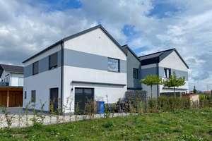 Exklusives Reiheneckhaus in Cham/Haidhäuser, Effizienzklasse A+ – Die vollständige Adresse der Immobilie erhältst du vom Anbieter., 93413 Cham – Vorschaubild 3