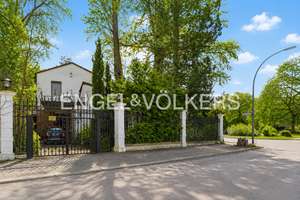 Großzügiges Einfamilienhaus mit Potential auf Traumgrundstück im Grunewald! – Die vollständige Adresse der Immobilie erhältst du vom Anbieter., 14193 Grunewald, Berlin – Vorschaubild 12