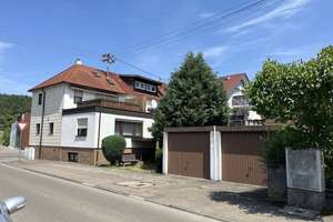 Aidlingen:: Sehr gepflegtes EFH mit Garten und 2 Garagen  – Die vollständige Adresse der Immobilie erhältst du vom Anbieter., 71134 Aidlingen – Vorschaubild 2