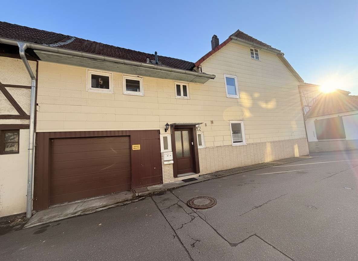 Zweifamilienhaus mit Entwicklungspotenzial im Ortskern von Hardegsen, Northeim Kreis – Bild 3