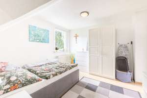 Helle 3-Zimmer-Dachgeschosswohnung (Zweifamilienhaus) in Uni-Nähe – ideal für Singles, Paare oder WG – Die vollständige Adresse der Immobilie erhältst du vom Anbieter., 34127 Nord (Holland), Kassel – Vorschaubild 3