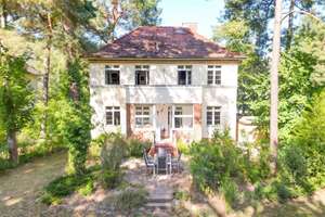 Charmantes Einfamilienhaus in Grunewald: 6 Zimmer, großer Garten und Garage direkt am Roseneck