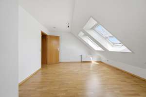 Helle Maisonettewonung schick & modern mit ++Panorama-Terrasse++Tiefgarage++ – Die vollständige Adresse der Immobilie erhältst du vom Anbieter., 71229 Leonberg – Vorschaubild 8
