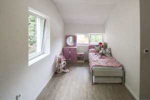 Neuwertiges exklusives Haus mit Garten in Lauterhofen – Die vollständige Adresse der Immobilie erhältst du vom Anbieter., 92283 Lauterhofen – Vorschaubild 11