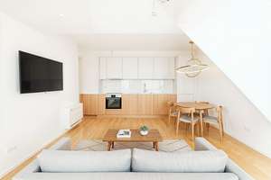 Stilvolles Neubau-Penthouse in Moabit – Energieeffizient & flexibel nutzbar