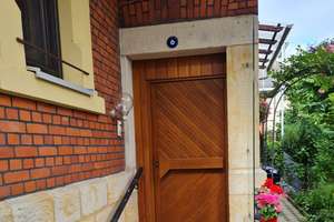 Gemütliches Zweifamilienhaus mit großem Garten, Einbauküchen und Stellplätzen in Coburg-Zentrum – Heuweg 3, 96450 Mitte, Coburg – Vorschaubild 2