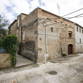 Haus aus dem 19. Jahrhundert mit großem Grundstück in Palau de Santa Eulàlia