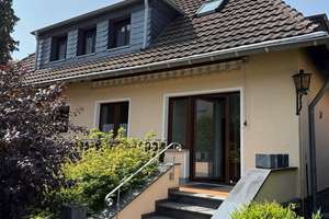 BONN OBERKASSEL freist. Einfam. Haus mit ca. 200 m² Wfl., 841 m² GrSt. Keller, Garage, Baugrundstück – Die vollständige Adresse der Immobilie erhältst du vom Anbieter., 53227 Oberkassel, Bonn – Vorschaubild 2