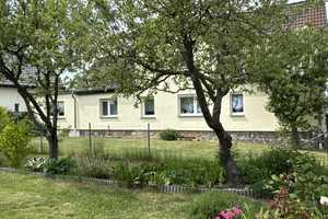 Platz für zwei Familien und die besten Freunde. Landhaus mit Einliegerwohnung zu verkaufen. – Sieversdorfer Str. 11, 15236 Oder-Spree (Kreis) – Vorschaubild 1