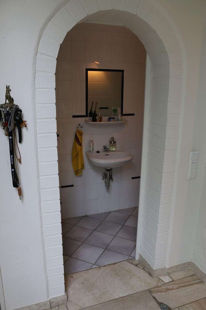 Immobilie in Olzheim - Holzblockbohlenhaus mit Pferdestall, Longierhalle, Paddock und arrondiertem Weideland - Bild 5