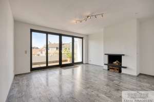 Helle Maisonette-Wohnung mit Kamin und Aufzug in Benrath – Die vollständige Adresse der Immobilie erhältst du vom Anbieter., 40597 Benrath, Düsseldorf – Vorschaubild 1