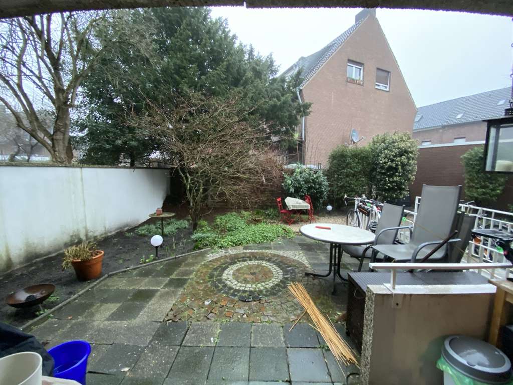 Immobilie in Tönisvorst - Attraktives Mehrfamilienhaus mit Entwicklungspotenzial in St. Tönis - Bild 2