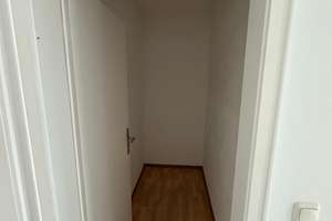 gepflegte 2-Zimmer-Wohnung mit Balkon in Kirchheim – Die vollständige Adresse der Immobilie erhältst du vom Anbieter., 85551 Kirchheim bei München – Vorschaubild 5