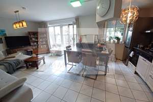 Ansprechende ETW mit Garten in gepflegtem 5-FH in Köln-Meschenich