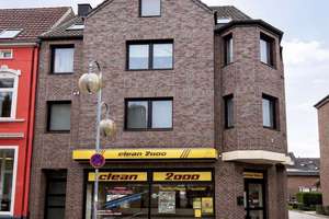 Ca. 7,4 % Rendite: MFH mit 5 WE + Gewerbe, voll vermietet in Mönchengladbach-Rheydt – Die vollständige Adresse der Immobilie erhältst du vom Anbieter., 41238 Giesenkirchen-Mitte, Mönchengladbach – Vorschaubild 2
