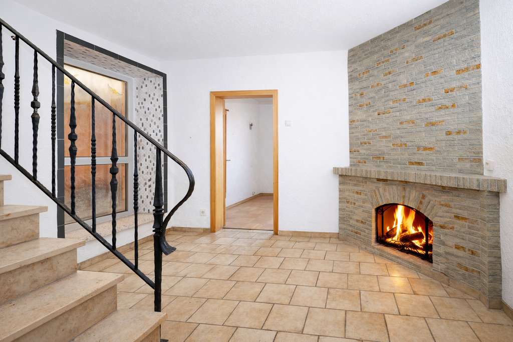 Immobilie in Jülich - Haus mit Potenzial: Charmantes Sanierungsobjekt in Jülich-Selgersdorf - Bild 2