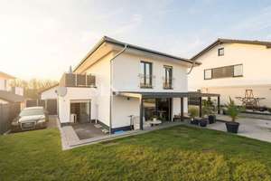 Architektur trifft Lebensqualität – Hochwertige Villa mit Einliegerwohnung und Wohnkeller – Die vollständige Adresse der Immobilie erhältst du vom Anbieter., 58730 Fröndenberg/Ruhr – Vorschaubild 2