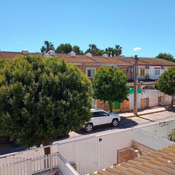 Renoviertes und voll ausgestattetes Reihenhaus 750 m vom Strand in Los Alcázares