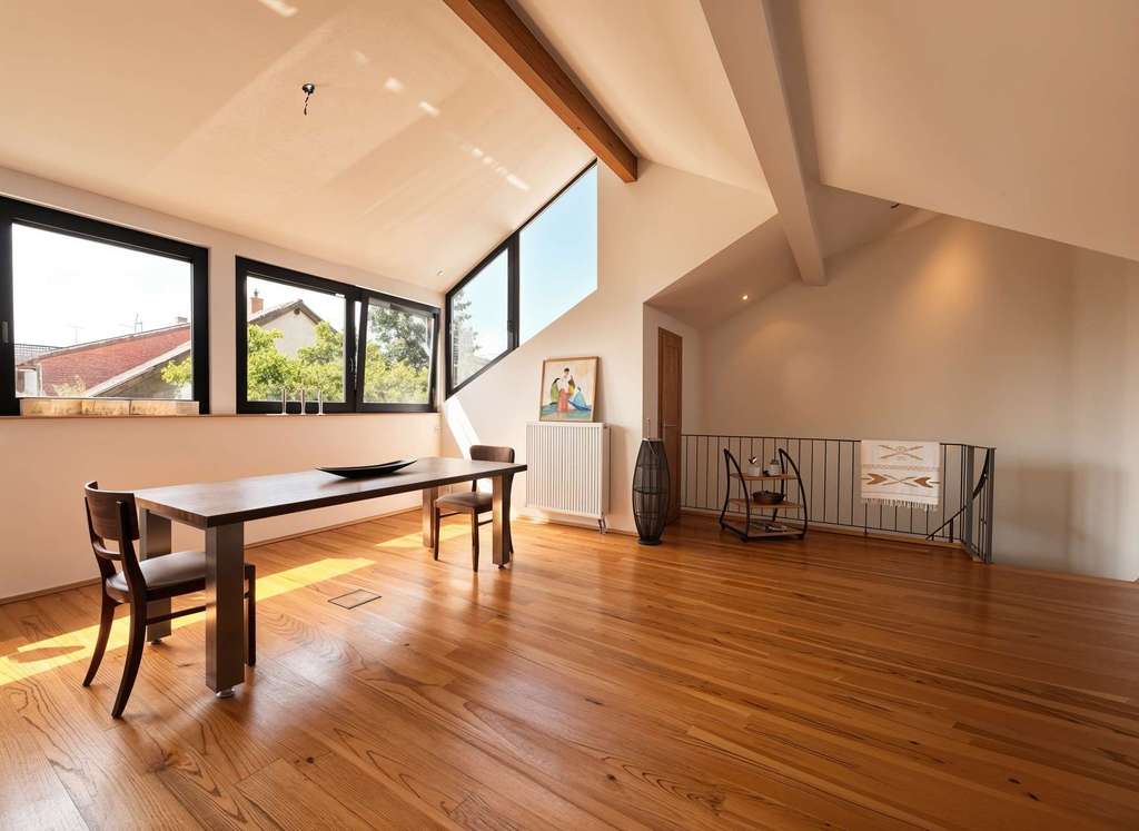 Immobilie in Münster (Hessen) - Großzügiges Wohnhaus mit Einliegerwohnung, Indoor-Schwimmbad & traumhaftem Garten - Bild 3