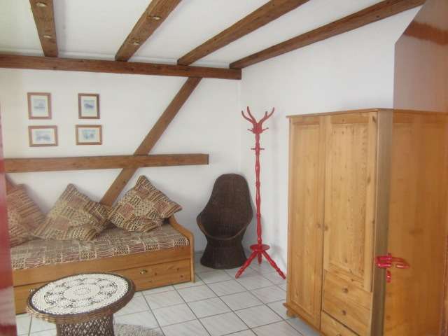 Immobilie in Hohen-Sülzen - Hohen-Sülzen: Älteres kleines Einfamilienhaus für kleine Familie. Ruhige Lage. Garage, Garten, Pool. - Bild 11