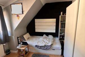 Charmante Dachgeschosswohnung · 83,6 m² · 4 Zimmer · Duisburg – Die vollständige Adresse der Immobilie erhältst du vom Anbieter., 47138 Obermeiderich, Duisburg – Vorschaubild 4