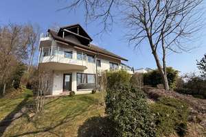 Attraktive 4,5 Zimmer-Maisonette-Whg.  in Top-Lage von Stuttgart-Schönberg mit Balkon