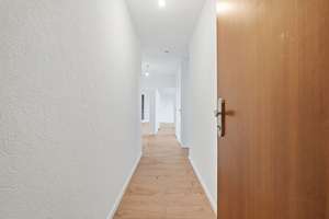3-Zimmer Wohnung mit zwei Loggien und Tiefgaragenstellplatz in Köln-Westhoven – Die vollständige Adresse der Immobilie erhältst du vom Anbieter., 51149 Westhoven, Köln – Vorschaubild 2