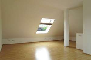 Helle Dachgeschoßmaisonettewohnung mit Pkw-Stellplatz in Harpen – Händelstr. 6a, 44805 Harpen/Rosenberg, Bochum – Vorschaubild 4