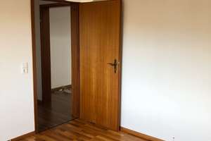Helles Wohnjuwel auf 2 Ebenen: 2,5-Zi.-Galerie-Wohnung mit Balkon, große Dachterrasse & Stellplatz  – Niemöllerallee 17, 81739 Altperlach, München – Vorschaubild 7