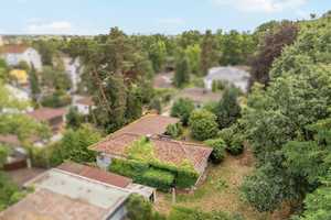 Rarität in Alterlangen: 7-Zi-Bungalow mit Garten und Garage – Erlangen – Vorschaubild 1