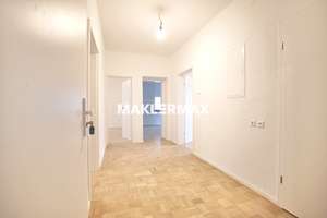 kernsaniertes WG-Zimmer (3er-4er WG) inkl. Einbauküche und großem Balkon mit Blick ins Grüne