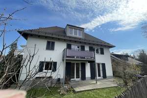 Helle EG-Zimmer Wohnung in München-Hadern mit priv. Garten