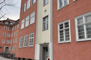 Bezugsfreie, großzügige 1-Zimmer-Altbauwohnung im Dachgeschoss mit schönem Balkon und Wohnküche! – Kurfürstenstraße 57, 12105 Mariendorf, Berlin – Vorschaubild 15