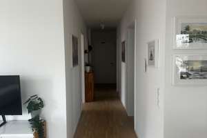 Riedberg: 3-Zimmer-Neubau mit Einbauküche, zwei Bädern, Loggia und TG-Platz – 60438 Kalbach-Riedberg, Frankfurt am Main – Vorschaubild 11